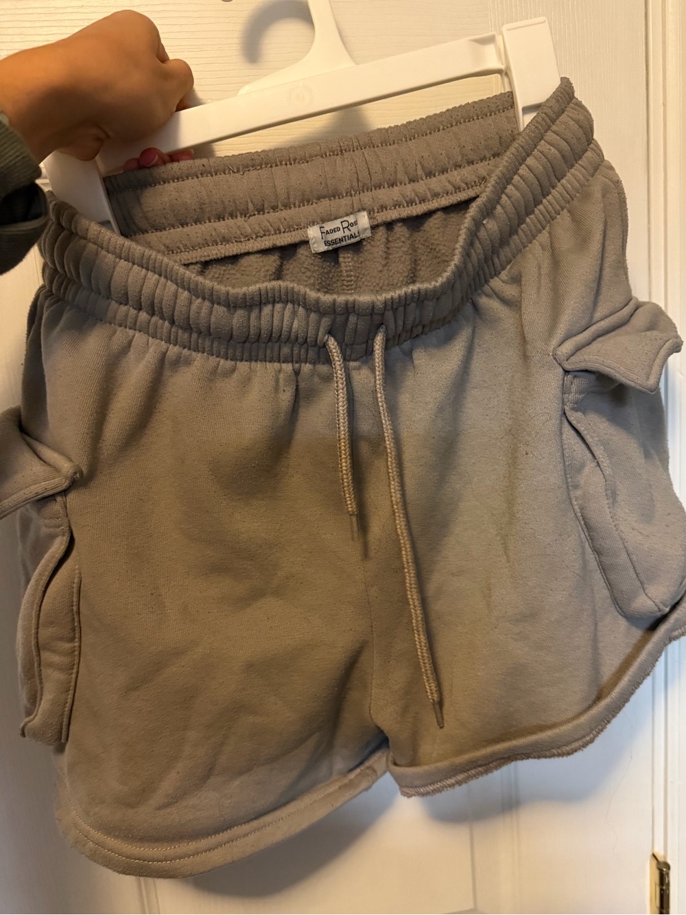 Everyday Fleece Cargo Athletic Shorts in Taupe